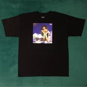 Olivia Rodrigo Exclusive Sour Cover Black Tee